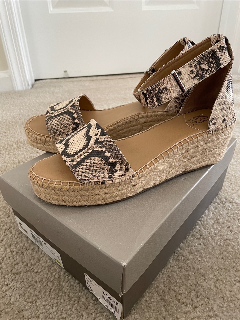 NWOT size 8M Franco Sarto snake print Pela wedges